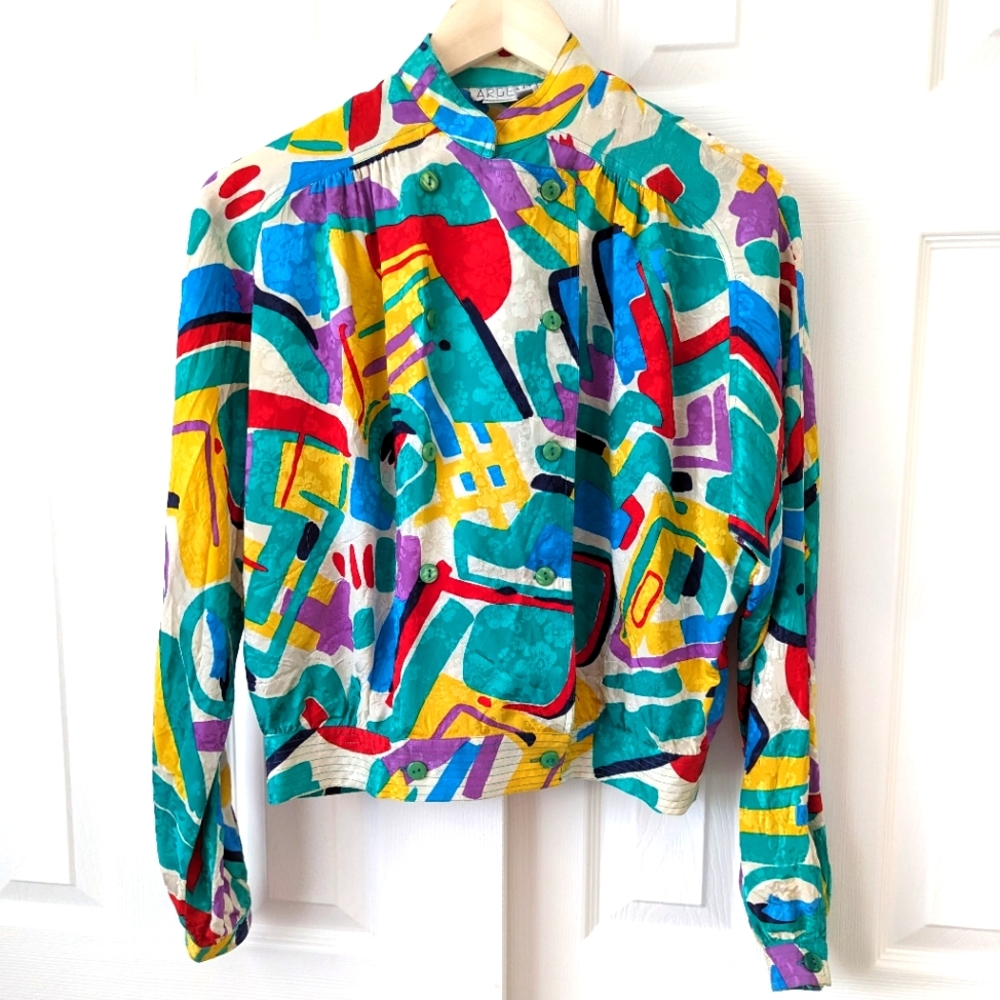 Argenti Vintage Bold Colorful Print Cropped Double Breasted Silk Blouse, size 6 - Picture 3 of 13